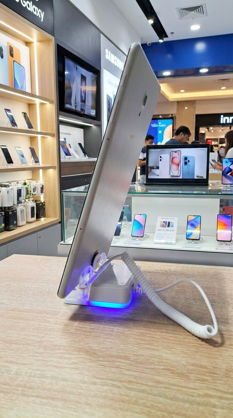 V-Stand с зарядкой устройства
